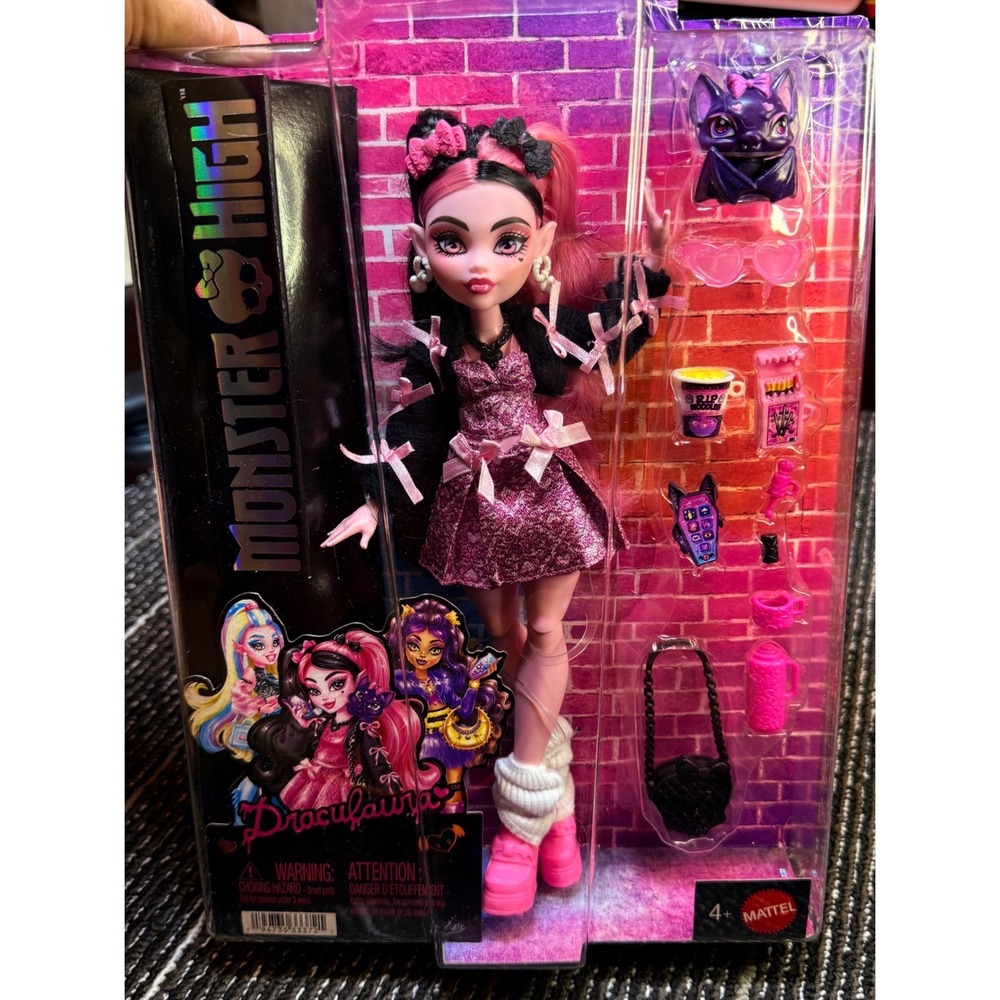 Mattel Monster High Draculaura Doll G3 New Count Fabulous Pet Accessories HPD53